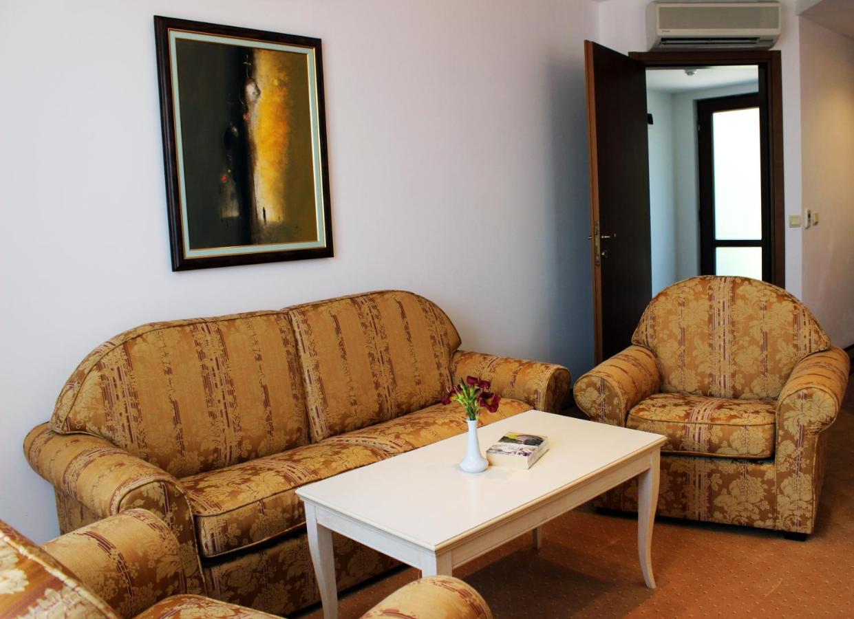 Helena Vip Villas And Suites Sunny Beach Exterior foto