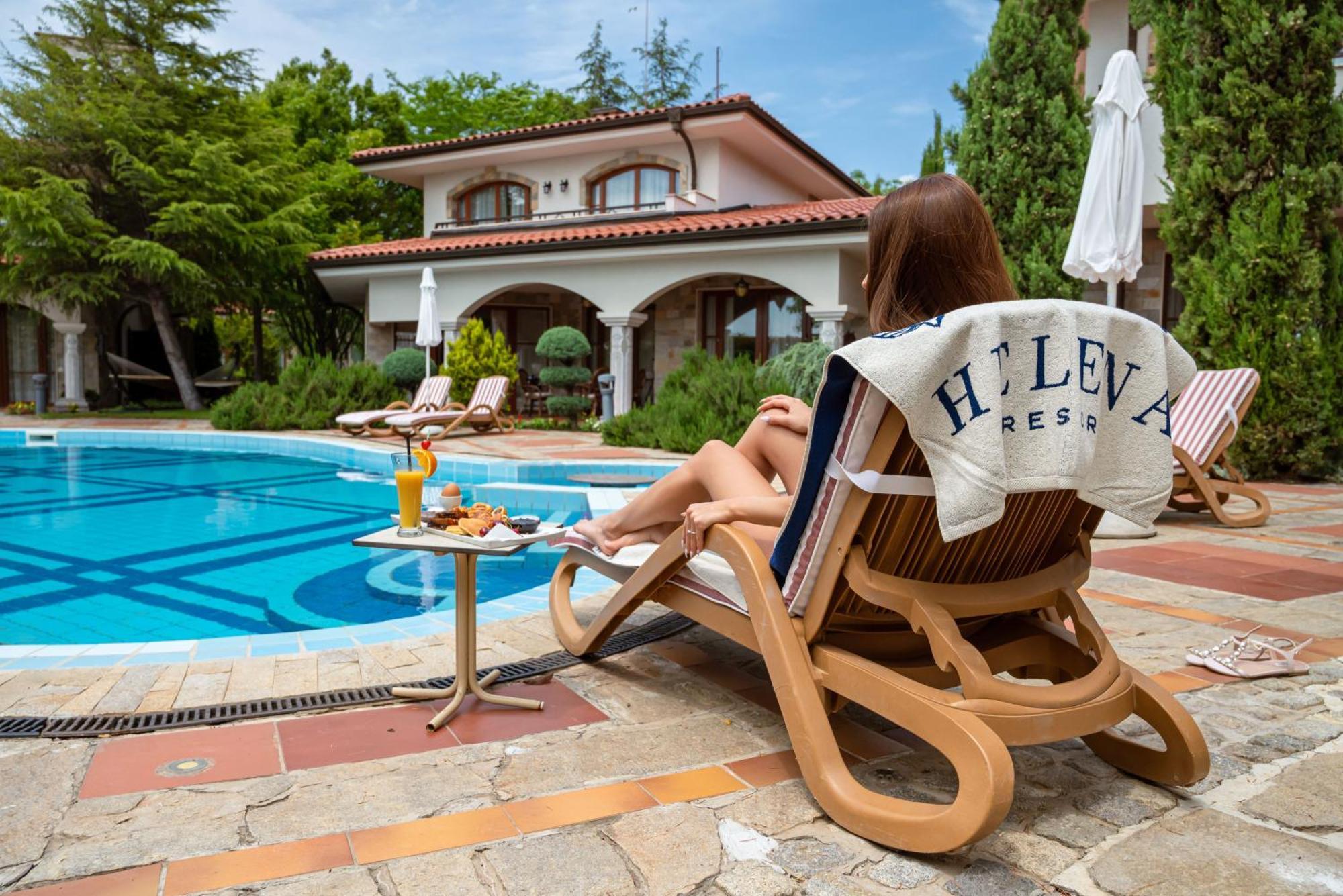 Helena Vip Villas And Suites Sunny Beach Exterior foto