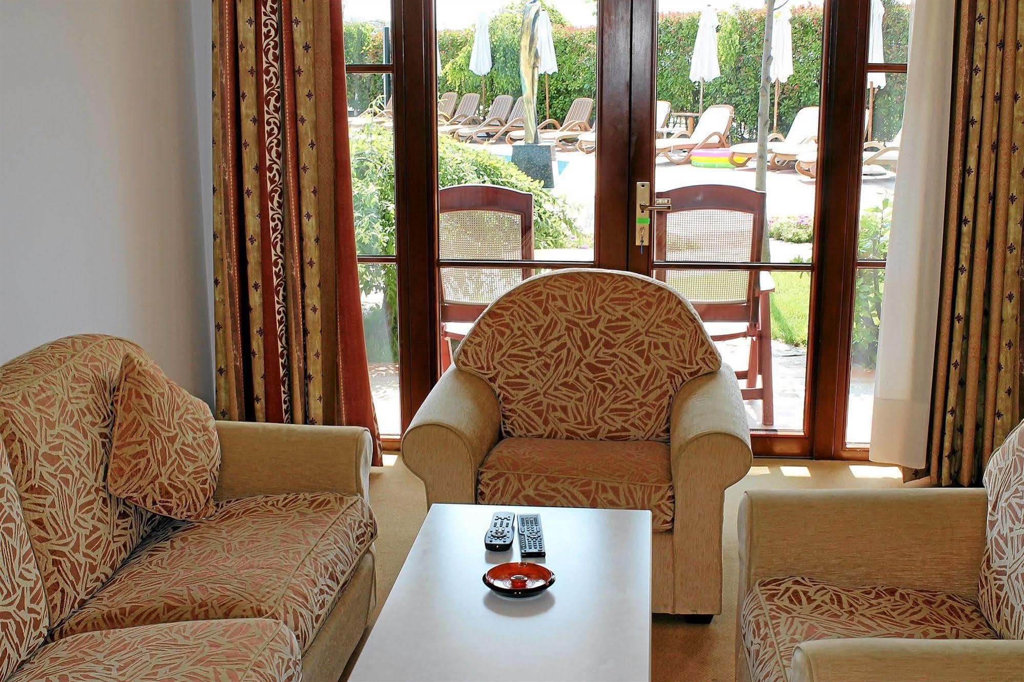 Helena Vip Villas And Suites Sunny Beach Exterior foto